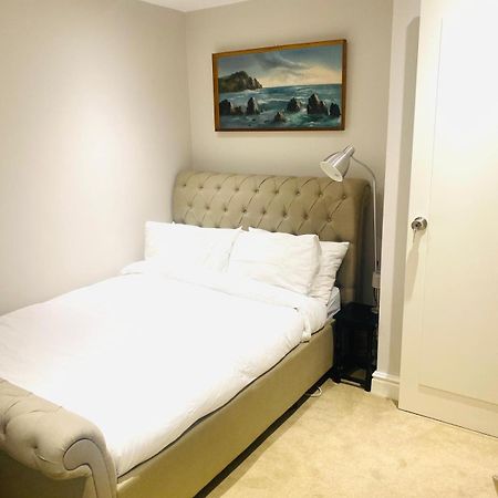 Large Self-Contained Cozy Studio London Exteriör bild